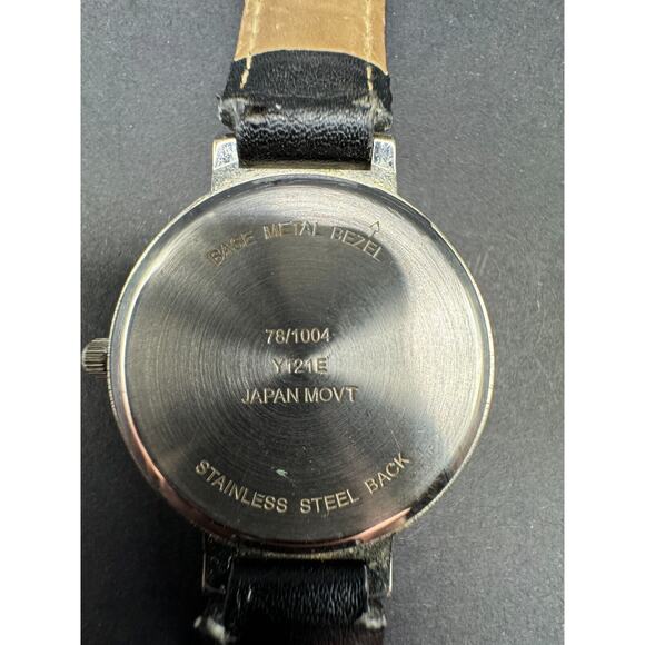 Collectible E. Gluck Corporation 78/1004 Wristwatch Y121E Black Leather Band